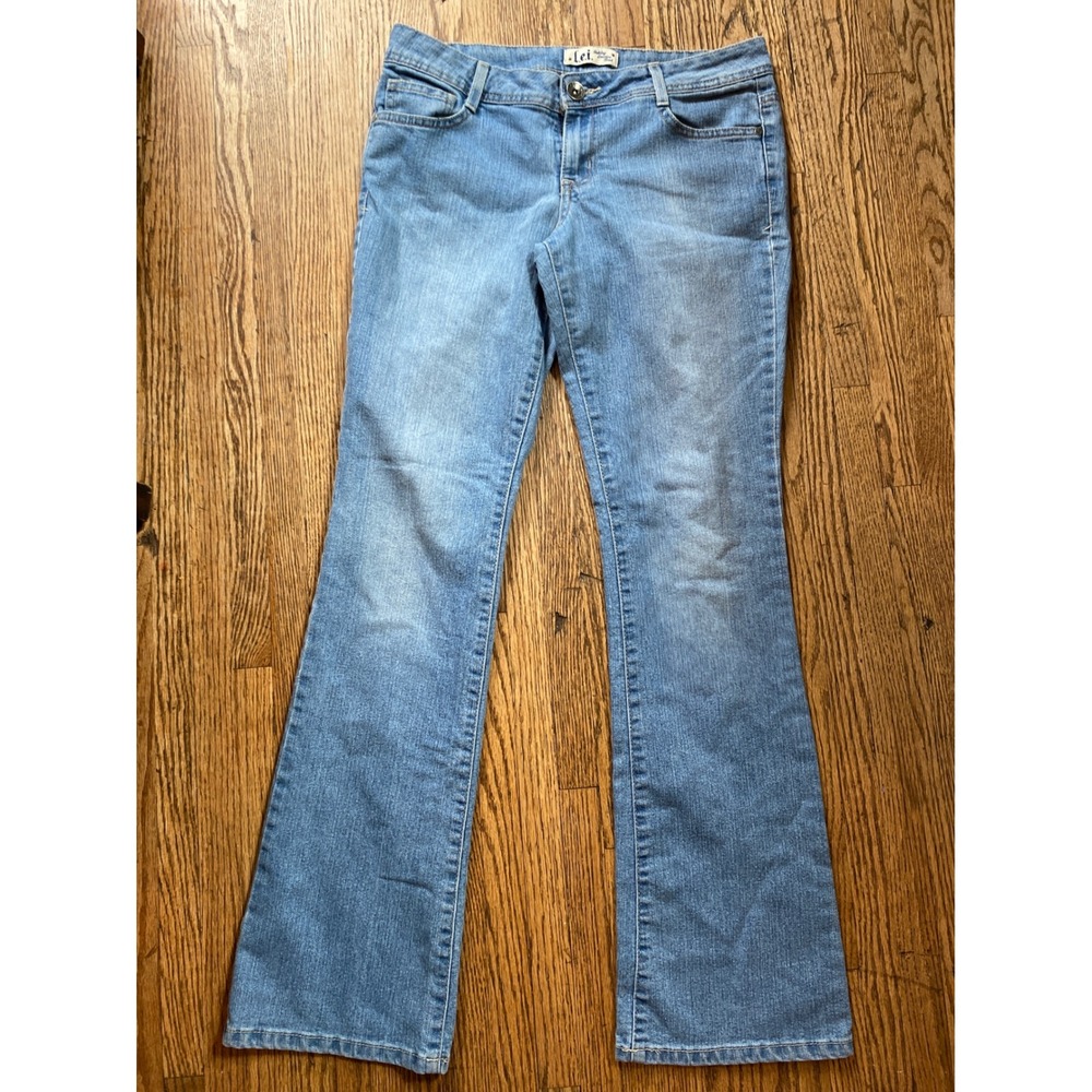 L.E.I. Ashley Lowrise Bootcut Jeans Light Wash Denim Juniors Size 9 Regular